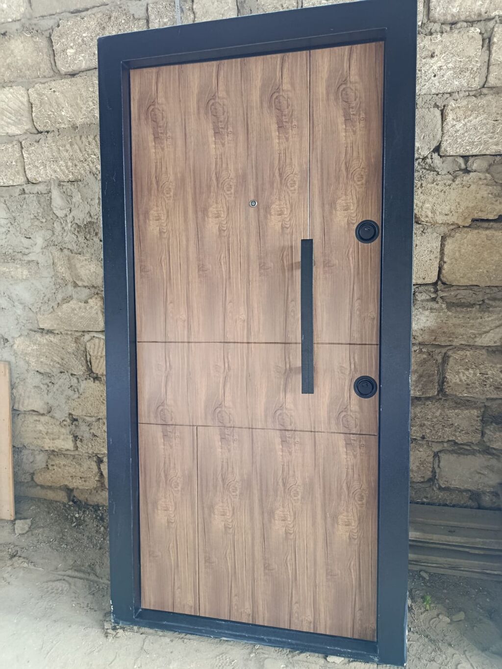 Seyf giriş qapi, 3eded eyni ölçüde, isdifade olunmayib tezediler — Pəncərələr, qapılar, balkonlar, Digah (4)