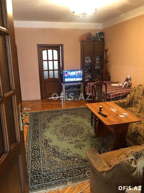 Köhnə tikili Kirayə Verilir Binəqədi r., Azadlıq Prospekti m., 3 otaq, 75 m² — Bakı