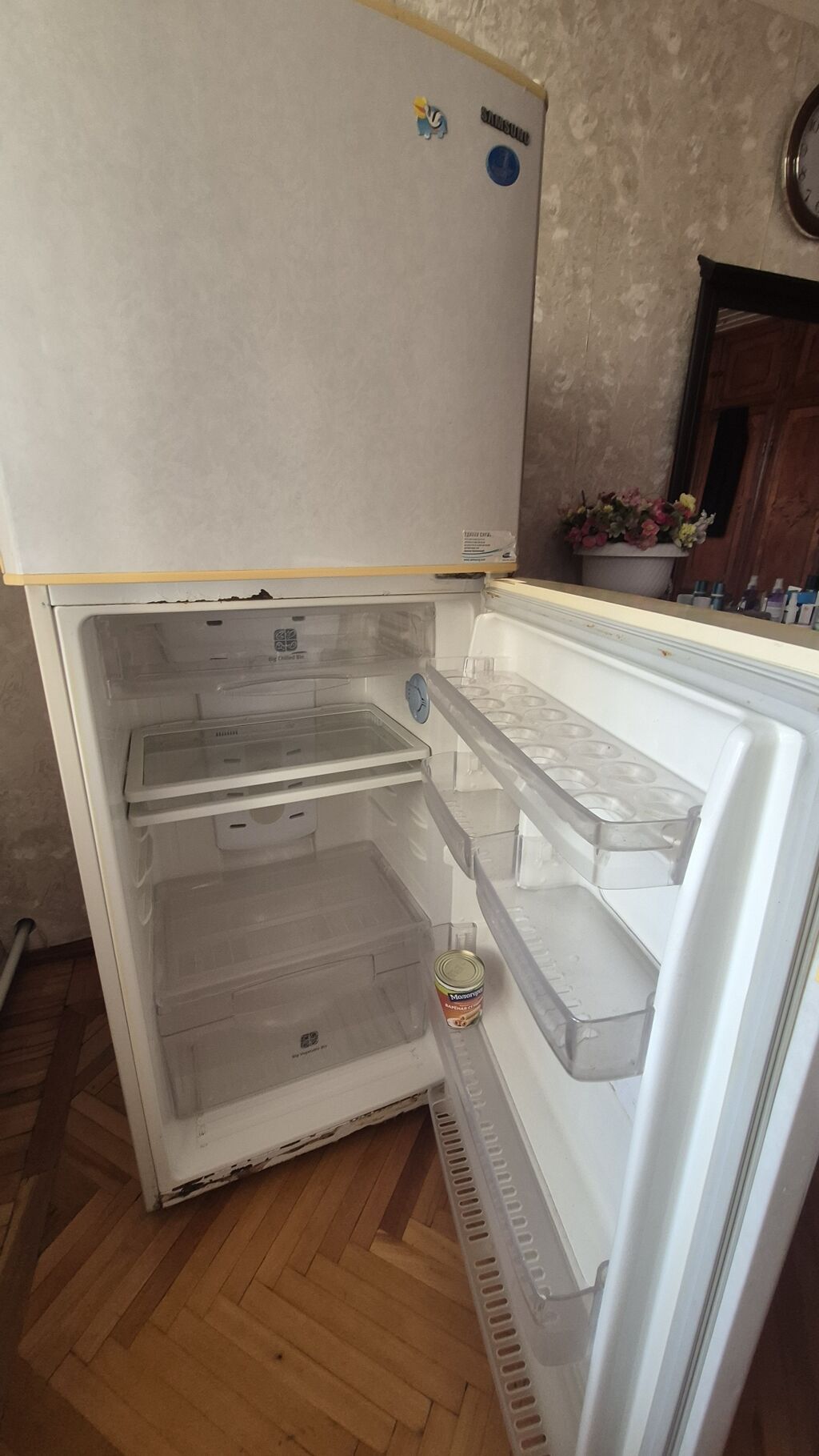İşlənmiş 2 qapılı Samsung Soyuducu Satılır, rəng - Bej, Təkərli — Soyuducular, Bakı (5)