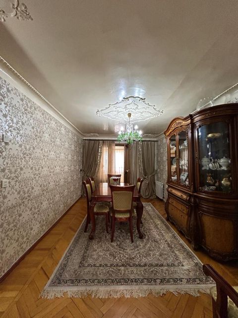 Satılır 3 otaqlı köhnə tikili 80 m² — Bakı