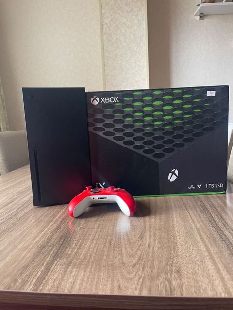 Xbox Series X 1 TB satılır Konsol yaxşı vəziyyətdədir və problemsiz — Bakı