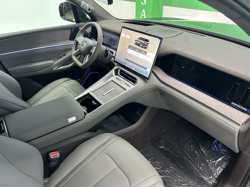 Denza N9, 2.0 L, 46.99 kWh, 2025 il, yeni — Avtomobillər, Bakı (11)
