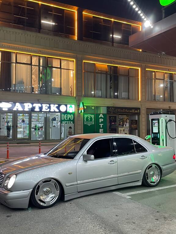Mercedes E 320, 3.2 L, 1998 il, 400 000 km 77-MV-028 — Avtomobillər, Bakı (3)