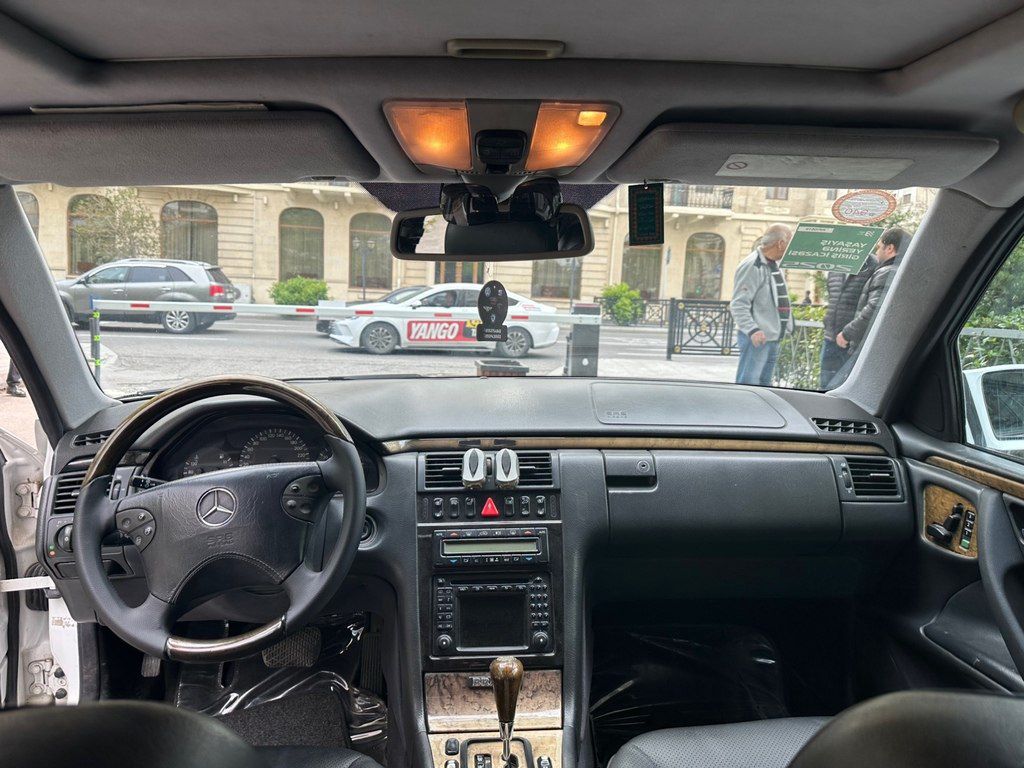 Mercedes E 240, 2.6 L, 2001 il, 313 000 km — Avtomobillər, Bakı (4)