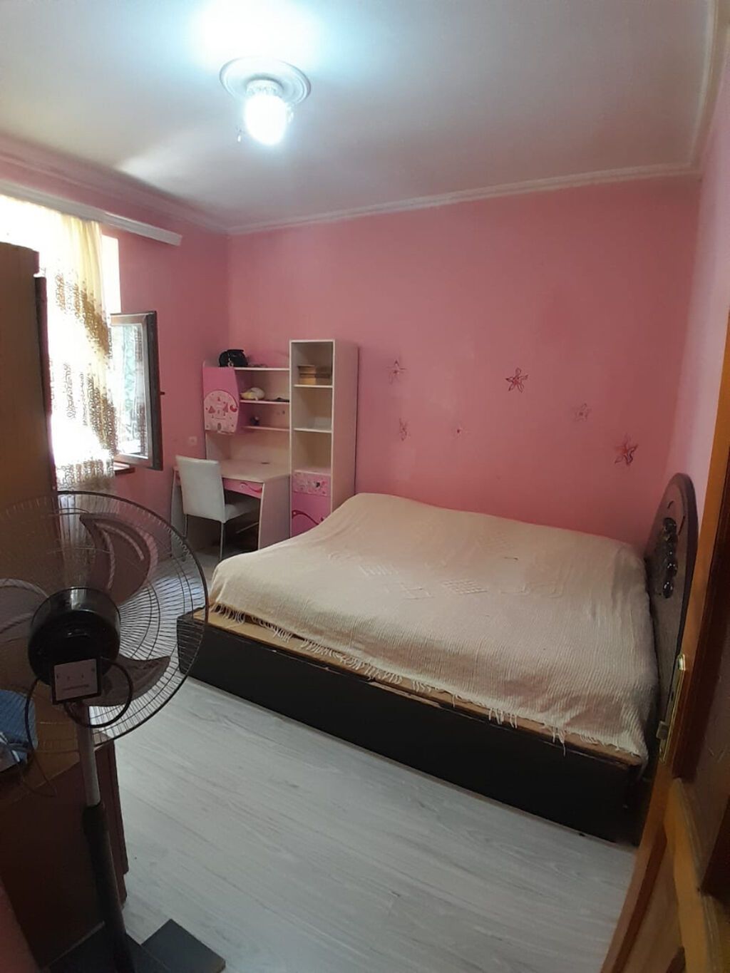 Ev Xirdalanda tam merkezde yerlesir,2 ve 9 sayli mektebin tam — Mənzil, Xırdalan (2)