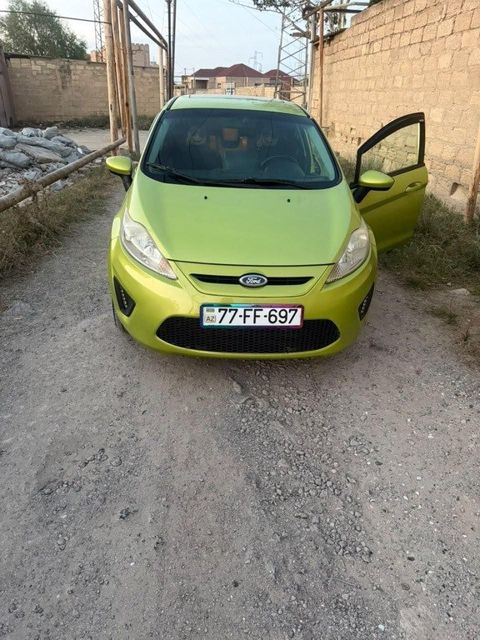 Ford Fiesta, 1.6 L, 2011 il, 240 000 km — Bakı