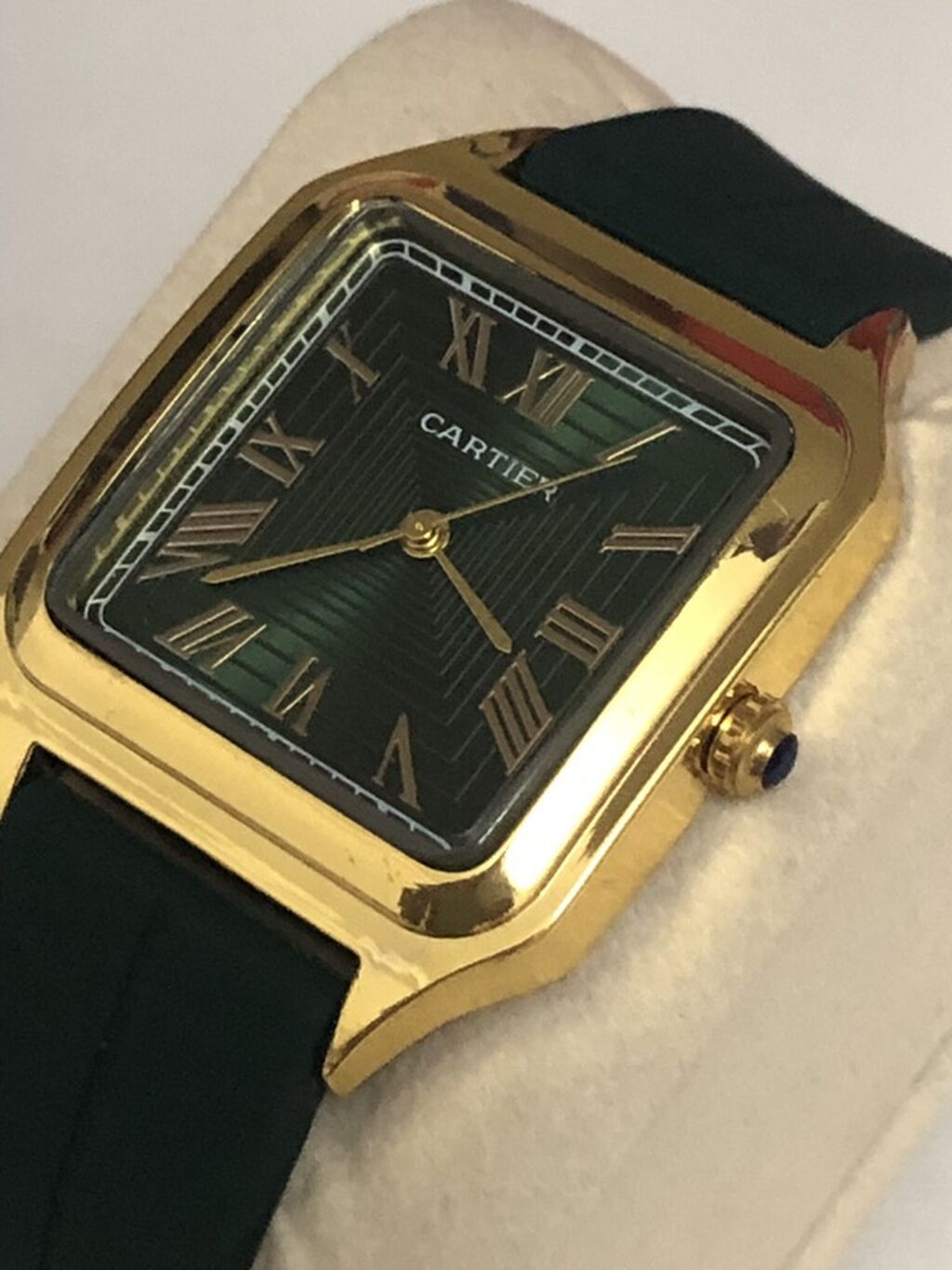 Cartier qol saati. Yenidir demek olar. Isleyir. Baha alinib. taxmiram — Qol saatları, Bakı
