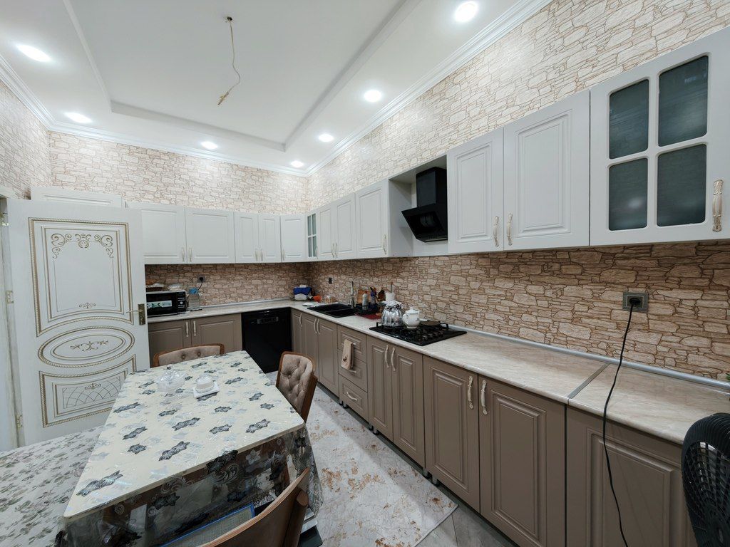 Satılır 4 otaqlı həyət evi/bağ evi 200 m² — Ev, villa, Bakı (8)