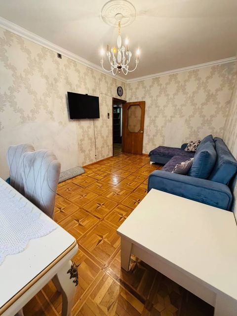 Satılır 3 otaqlı köhnə tikili 75 m² — Bakı