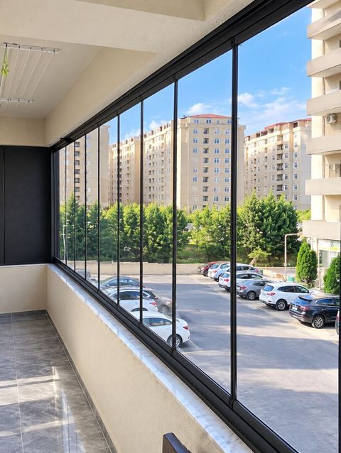 Çərçivəsiz sürgülü-bükülü şüşələndirmə sistemi - Balkon, teras — Bakı