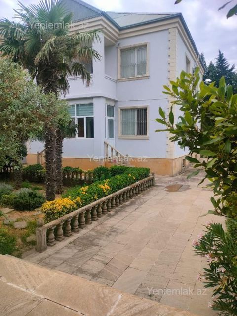 Kirayə 4 otaqlı Həyət evi / Villa, 200 m², Novxanı — Abşeron