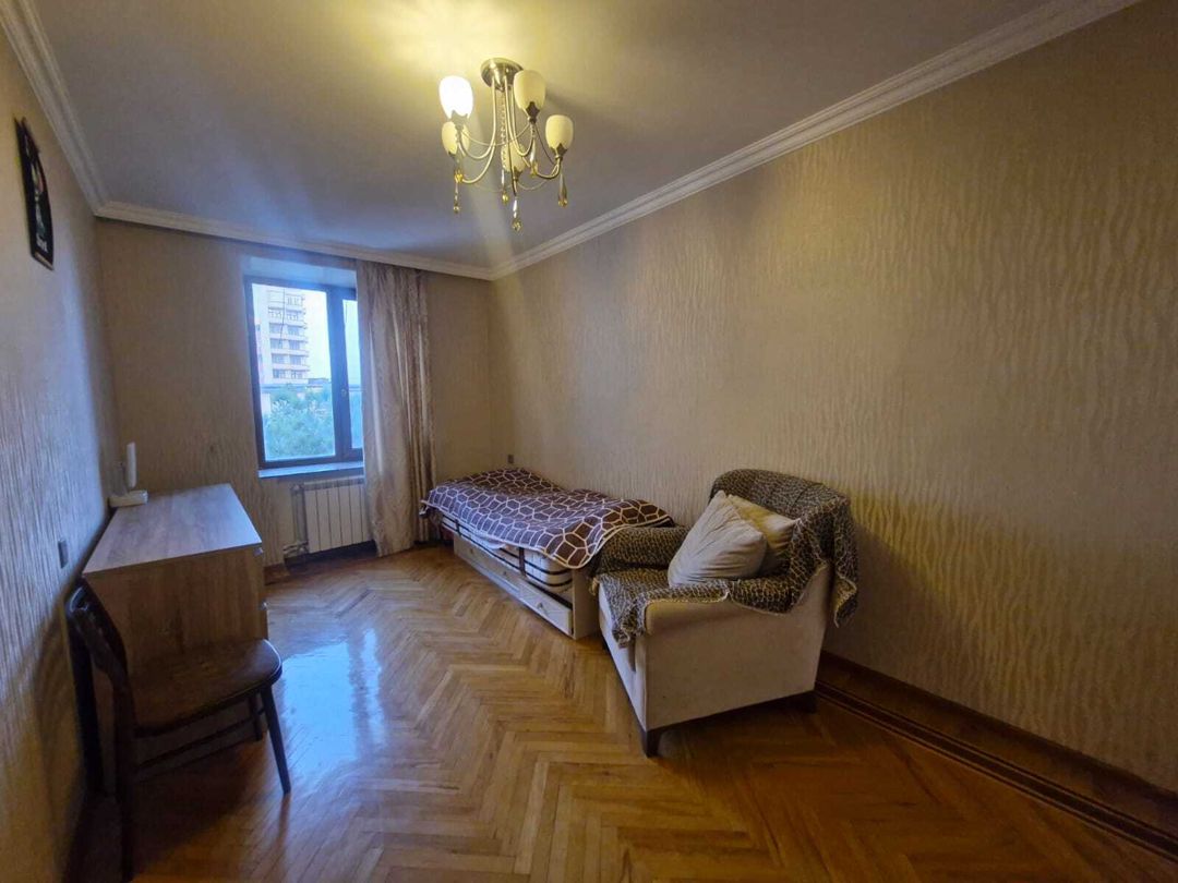 Satılır 4 otaqlı köhnə tikili 100 m² — Mənzil, Bakı (6)