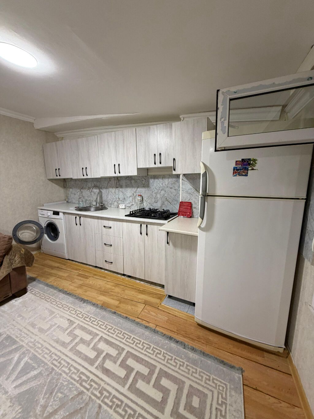 Merkezde. 28 may metrosunun teze cixisina yaxin erazide,Ulvi — Mənzil, Bakı (10)