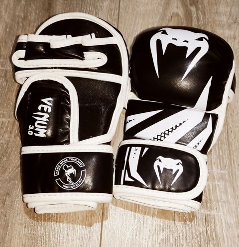 Ağ qara "S„ razmer MMA əlcəyi əlcək taylant ürətimdi çox ideyal — Bakı