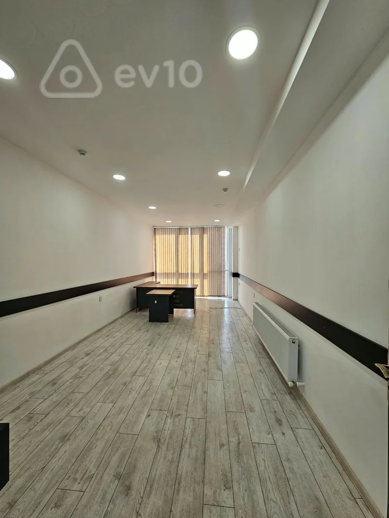 Ofis, 35 m², Xətai rayon, Ağ şəhər qəsəbəsi, Babək prospekti — kirayə — Bakı