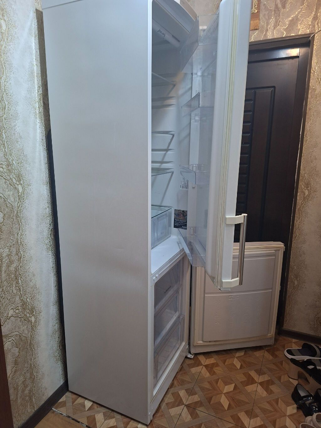 Xarab 2 qapılı Hotpoint Ariston Soyuducu Satılır, rəng - Ağ — Soyuducular, Bakı (8)