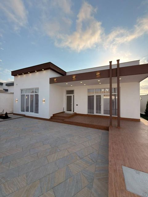 Satılır 4 otaqlı həyət evi/bağ evi 150 m² — Bakı