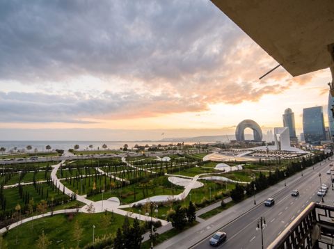Satılır 4 otaqlı köhnə tikili 100 m² — Bakı