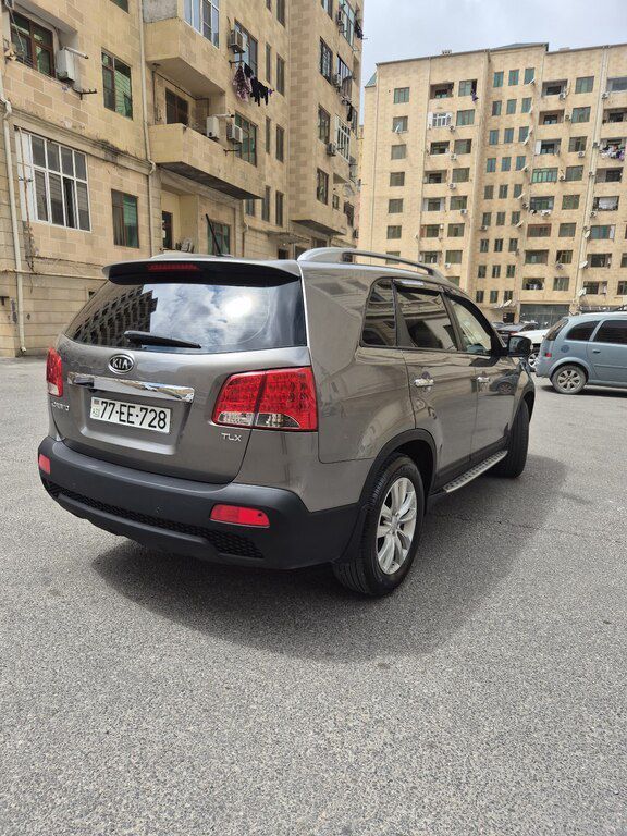 Kia Sorento, 2.2 L, 2009 il, 260 000 km — Avtomobillər, Bakı (5)