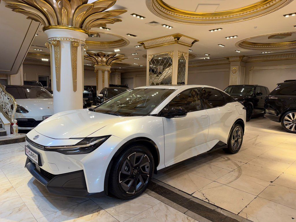 Toyota bZ3, 65.2 kWh, 2023 il, 35 000 km — Avtomobillər, Bakı (4)