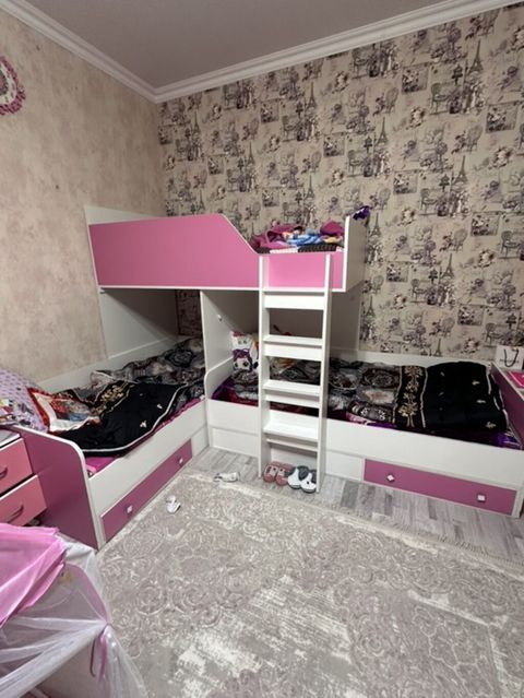 3 neferlik yataq 4 qapili dolab 2 tumba 1 termo 2 neferli yazi masasi — Digah