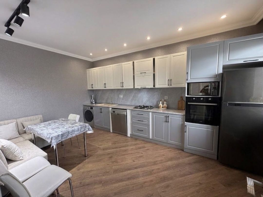 Satılır 6 otaqlı həyət evi/bağ evi 200 m² — Ev, villa, Bakı (2)