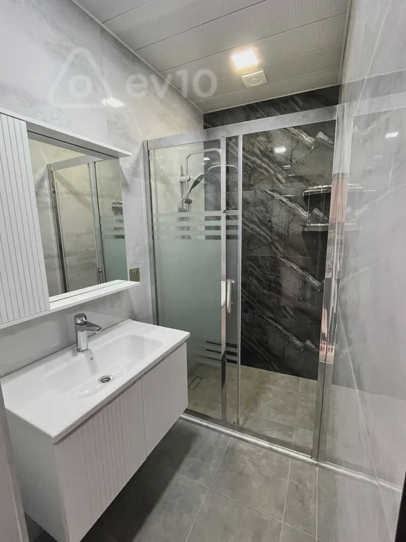 For sale: 2-room apartment (old building), 65 m² — Mənzil, Bakı (8)