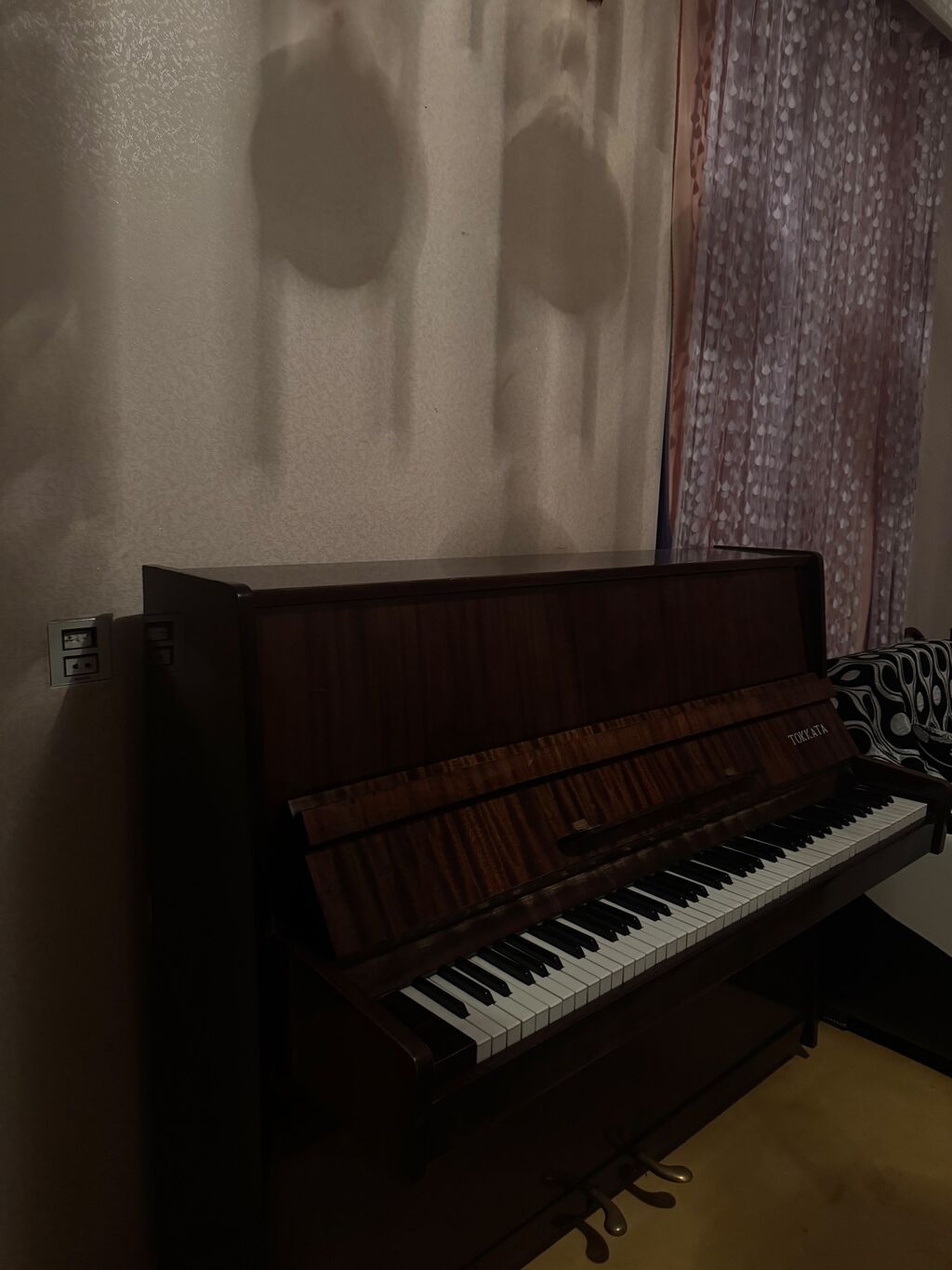 Upright pianino – Tokkata markası - Tip: Akustik upright pianino — Pianino və digər klaviş alətləri, Şəki