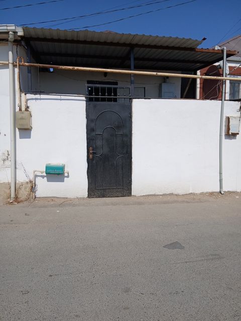Satılır 1 otaqlı həyət evi/bağ evi 30 m² — Bakı