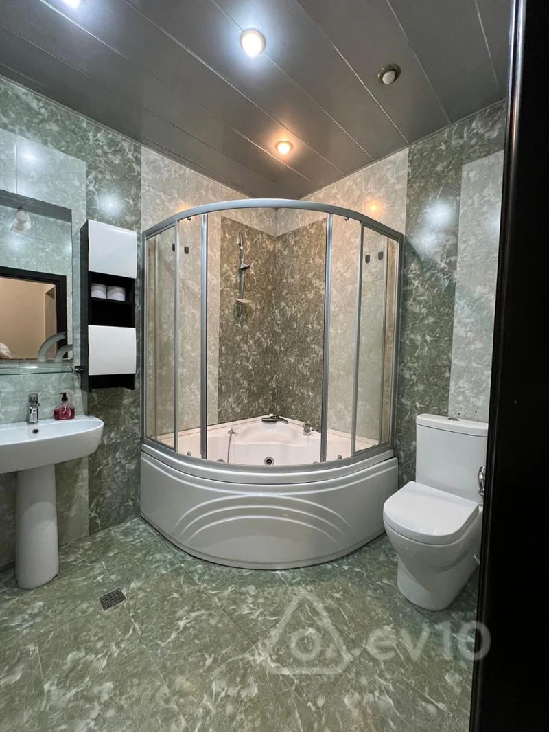 4 otaqlı mənzil, 135 m², Təbriz küçəsi — kirayə — Mənzil, Bakı (8)