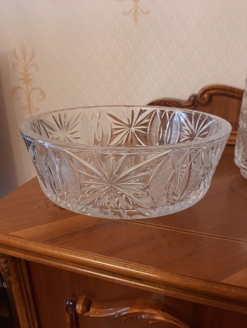 Kəsilmiş naxışlı şüşə/kristal qab - Material: qalın, şəffaf şüşə — Bakı