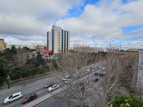 Satılır 2 otaqlı köhnə tikili 60 m² — Bakı
