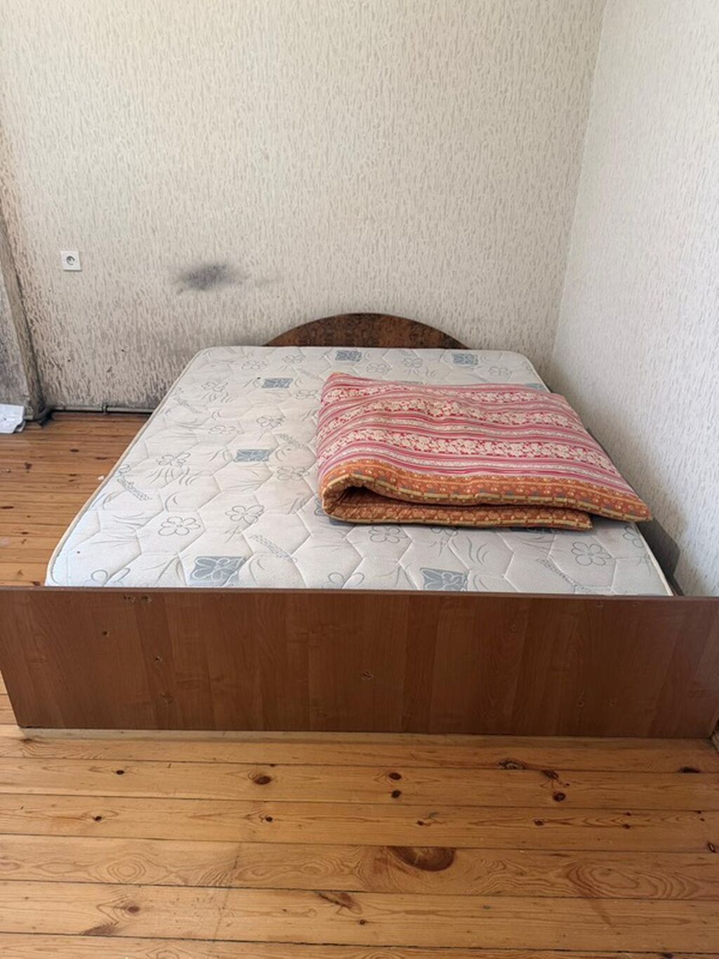 Yataq otağı dəsti - Tərkib: 3 qapılı qarderob (mərkəzdə iri güzgü — Yataq otağı mobilya dəstləri, Digah (2)