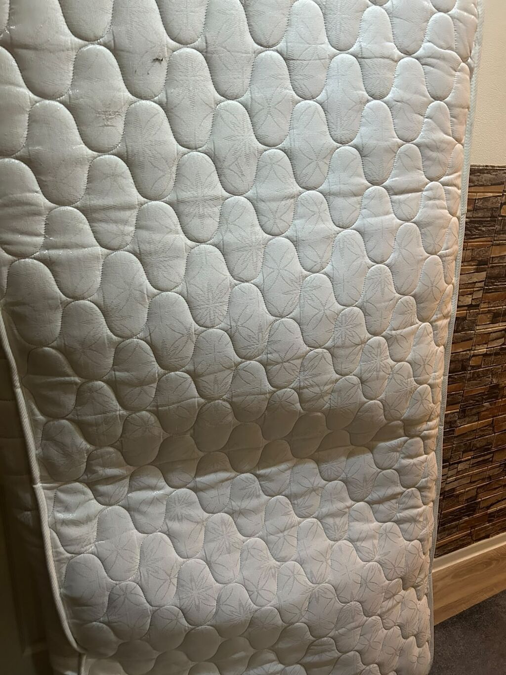 İşlənmiş, Təknəfərlik çarpayı, Bazalı, Matras ilə, Siyirməsiz — Yataqlar, Bakı (3)