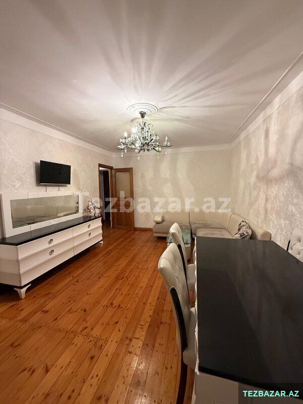 Gənclik metrosu yaxınlığı, Ayna Sultanovda — Ev, villa, Bakı (3)