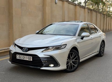 Toyota Camry, 2.5 L, 1.6 kWh, 2023 il, 98 700 km — Bakı
