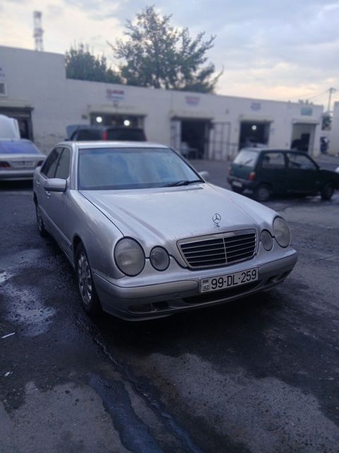 Mercedes E 220, 2.2 L, 2000 il, 880 000 km — Bərdə