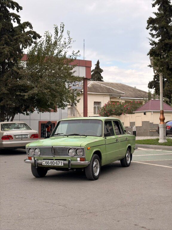 Lada (VAZ) 2103, 1.5 L, 1983 il, 97 440 km 66-BD-671 — Avtomobillər, Yevlax (2)