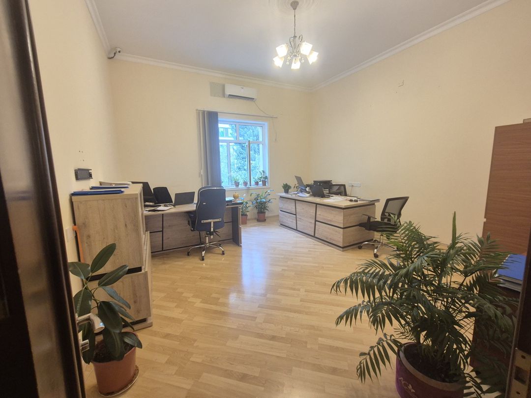 İcarəyə verilir 3 otaqlı ofis 130 m² — Ofis, Bakı