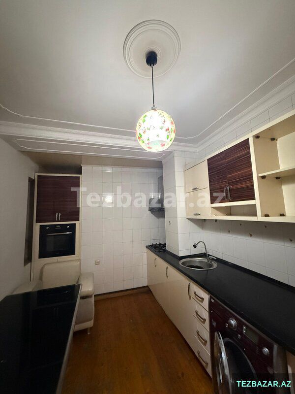 Gənclik metrosu yaxınlığı, Ayna Sultanovda — Ev, villa, Bakı (8)