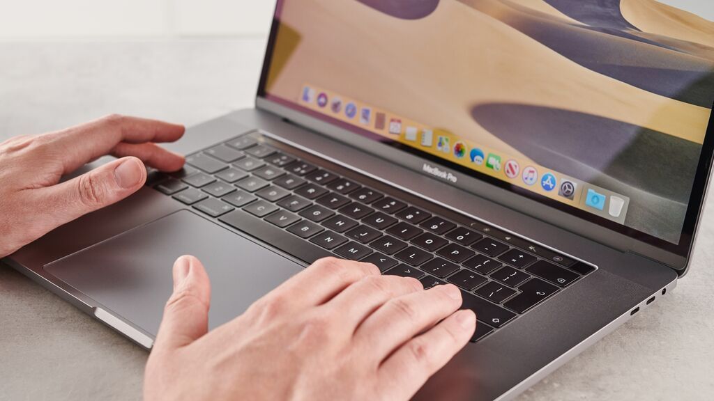 Apple MacBook Pro Touchbar (Space Gray) 16 RAM 2400 HZ 256 SSD Core — Apple Macbook, Bakı (3)