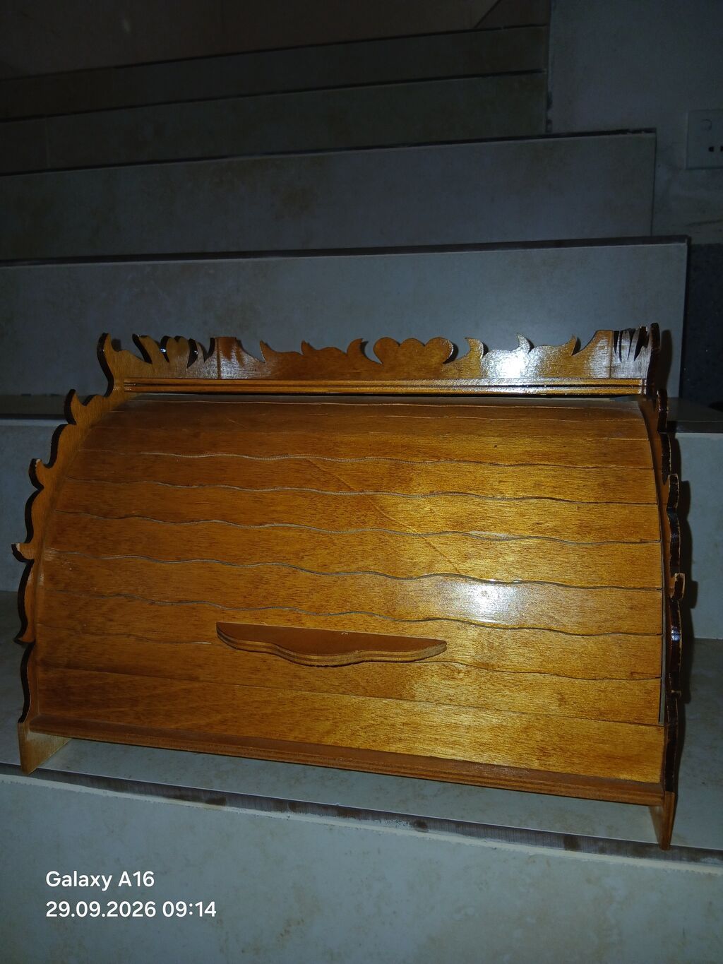 Taxtadan çörək qutusu (bread box). Mətbəx üçün nəzərdə tutulmuş bu — Şəxsi əşyalar, Bakı (2)