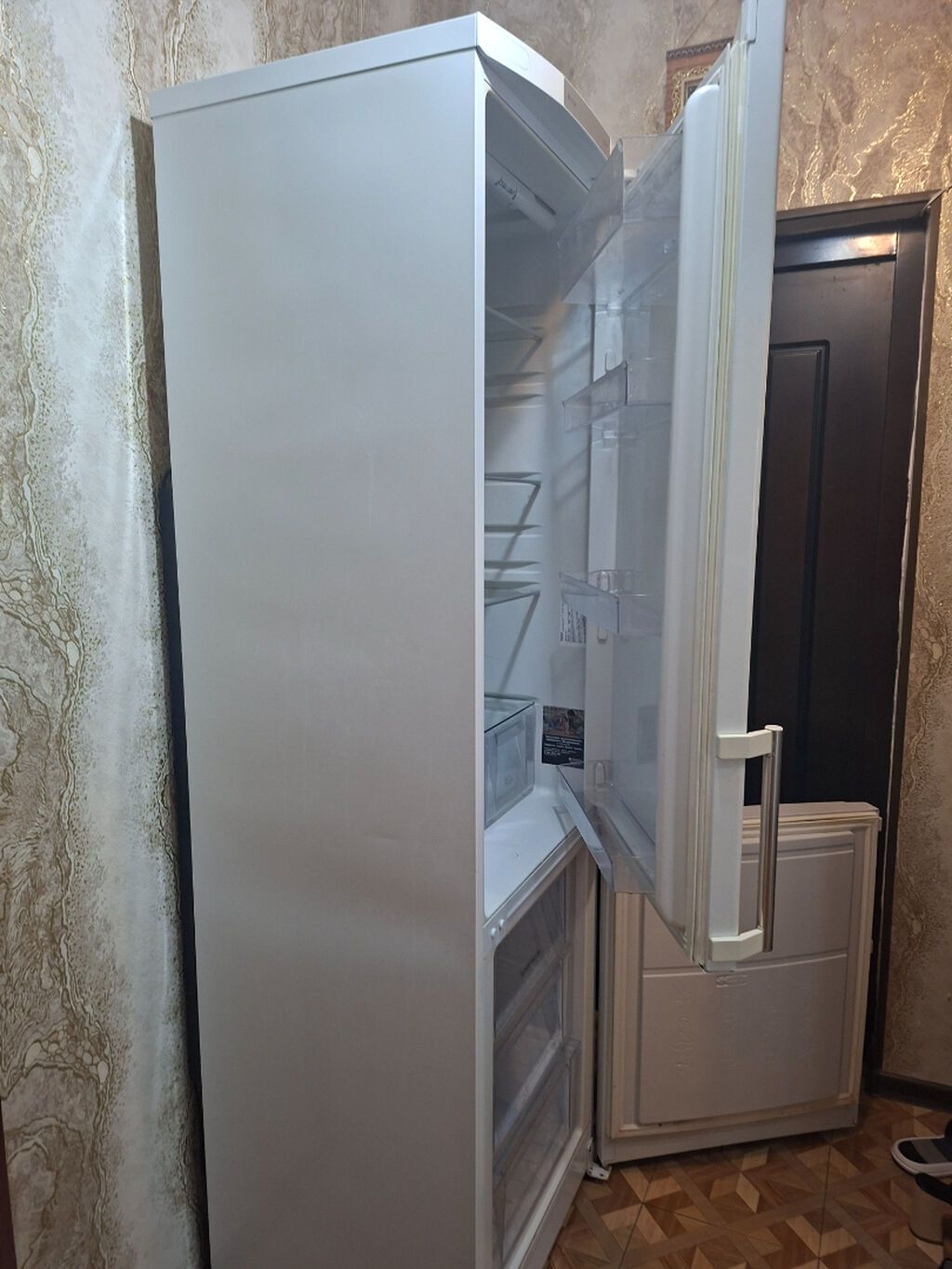 Xarab 2 qapılı Hotpoint Ariston Soyuducu Satılır, rəng - Ağ — Soyuducular, Bakı (7)