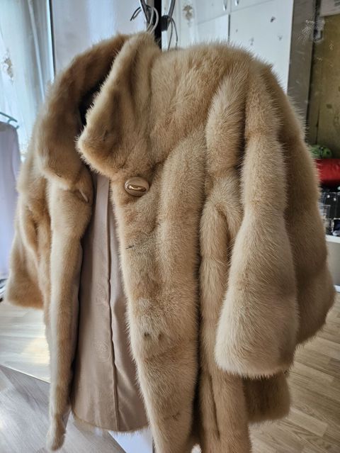 Qısa mink kürk paltarı - Rəng: açıq bej/şampan - Model: qısa kəsim — Bakı