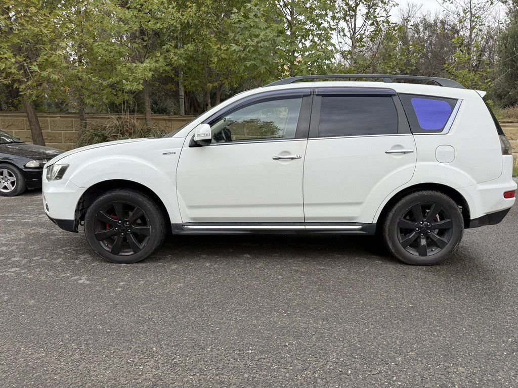 Mitsubishi Outlander, 3.0 L, 2011 il, 321 000 km — Avtomobillər, Bakı (3)
