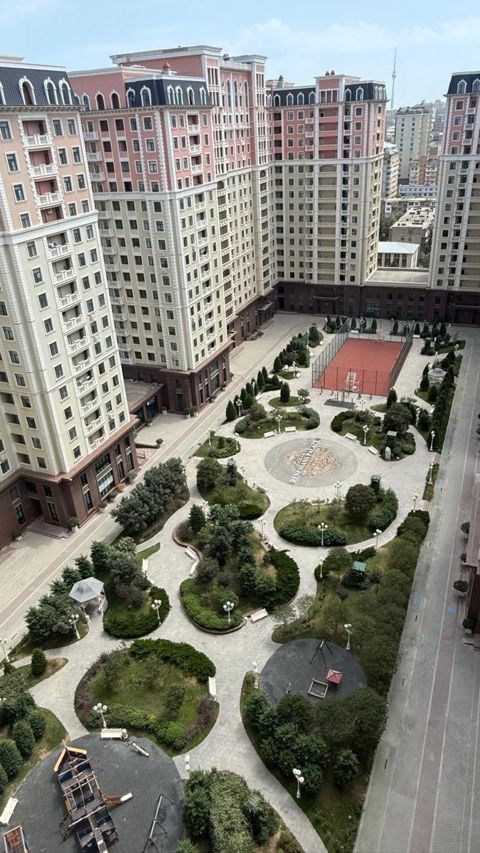 Satılır 4 otaqlı yeni tikili 150 m² — Bakı