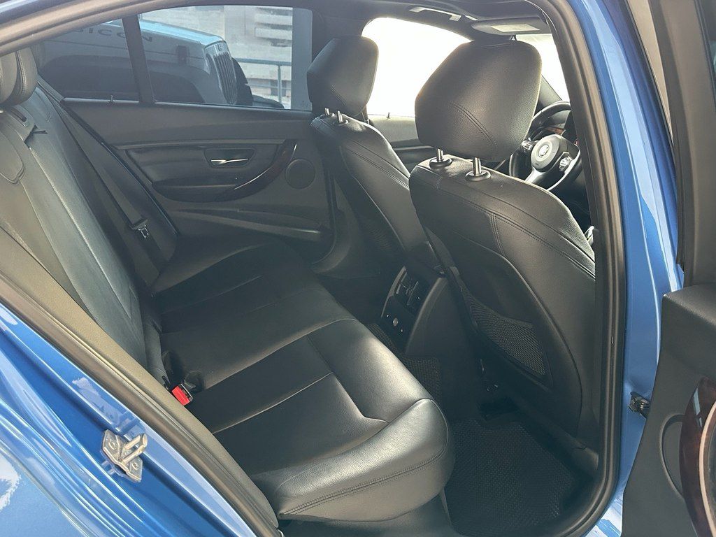 BMW 330, 2.0 L, 2015 il, 247 000 km — Avtomobillər, Bakı (11)