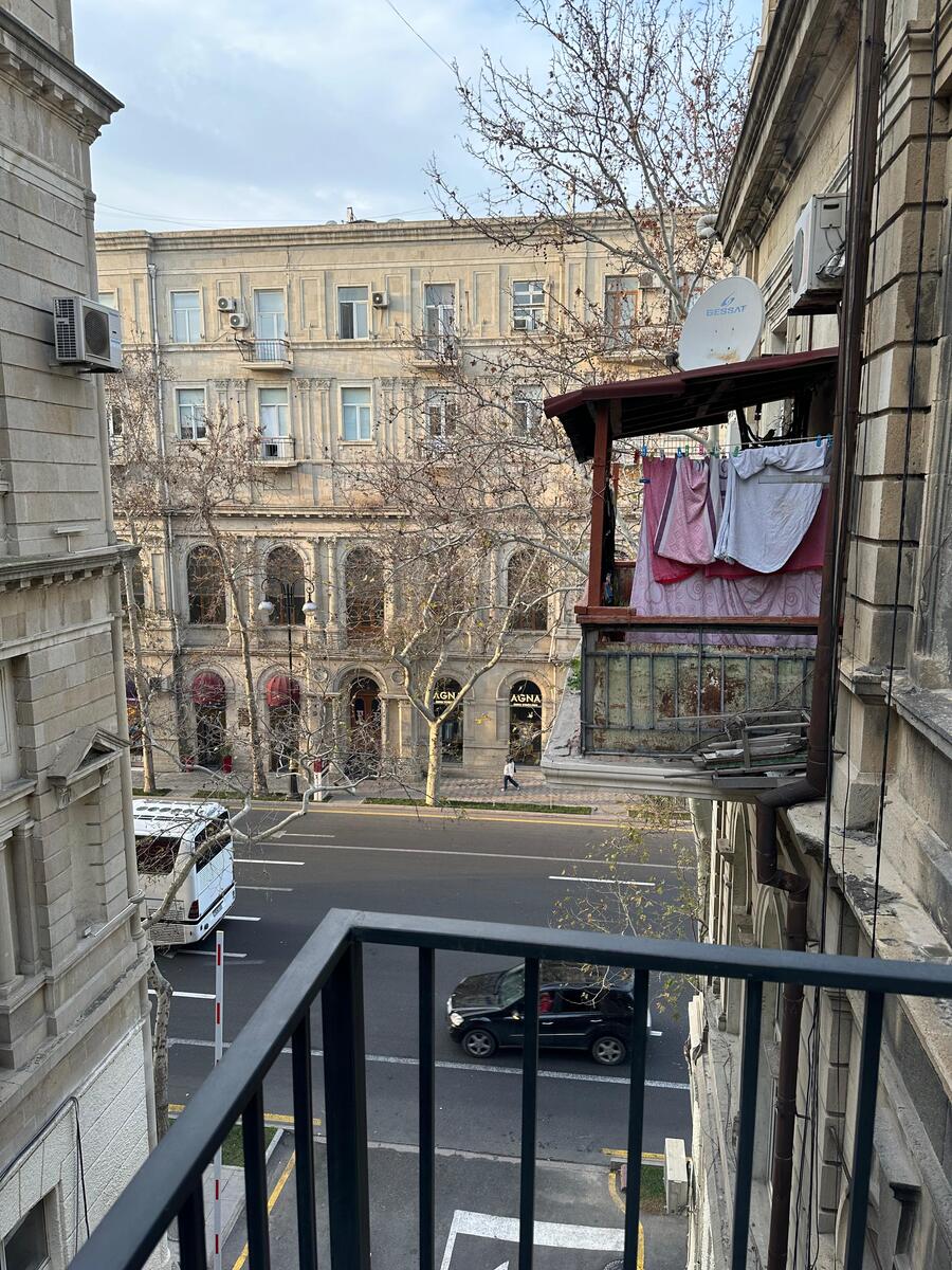 Satılır 2 otaqlı köhnə tikili 41 m² — Mənzil, Bakı (2)