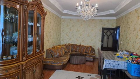 Satılır 4 otaqlı köhnə tikili 110 m² — Bakı