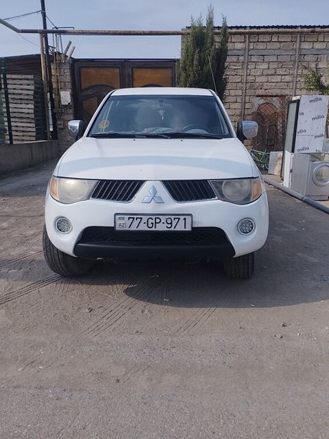Mitsubishi L200, 2.5 L, 2005 il, 323 358 km — Bakı